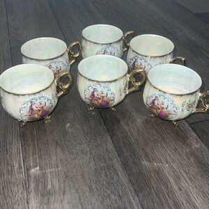 Set of 6 Victorian vintage like iridescent and gold trim teacups